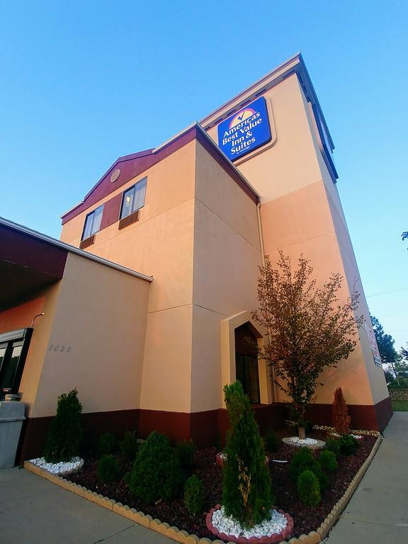 Americas Best Value Inn And Suites Lee'S Summit-Kansas City Esterno foto