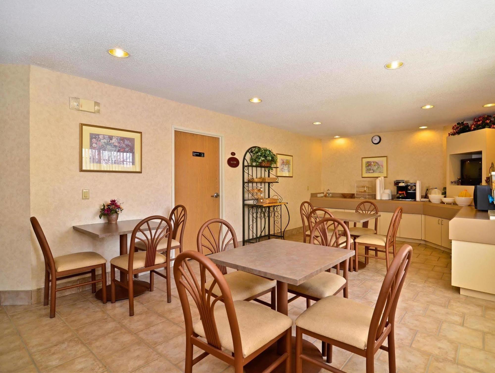 Americas Best Value Inn And Suites Lee'S Summit-Kansas City Esterno foto