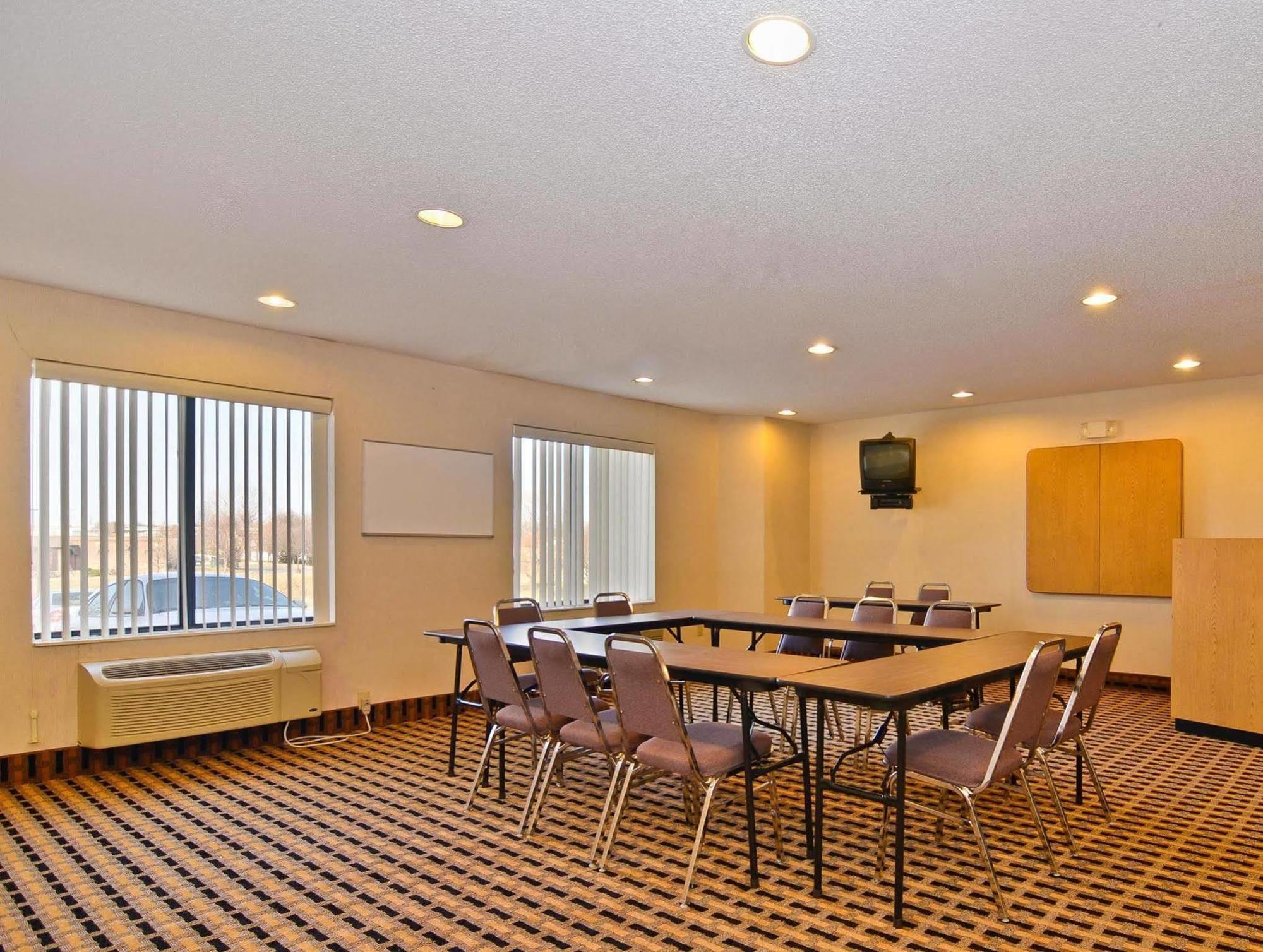 Americas Best Value Inn And Suites Lee'S Summit-Kansas City Esterno foto