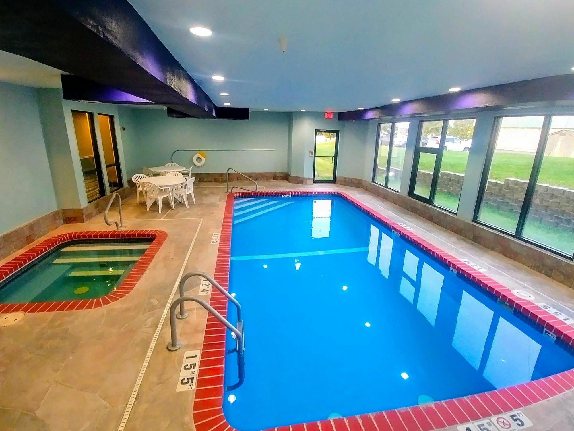 Americas Best Value Inn And Suites Lee'S Summit-Kansas City Esterno foto